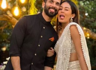 Videos!! Shahid Kapoor and Mira Kapoor are setting major couple goals with a romantic dance