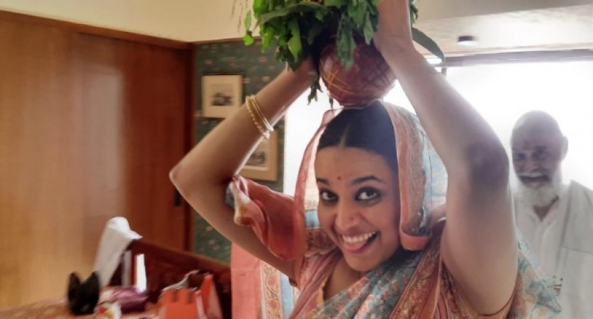 Swara Bhasker new look of ‘grihapravesh’ gives you traditional thrill