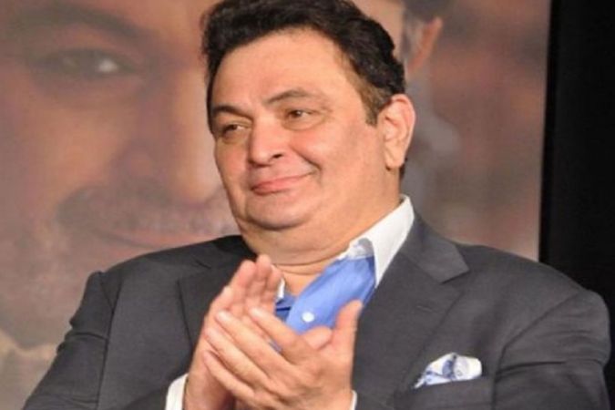 A case for posting pornographic content has been filed against Rishi Kapoor