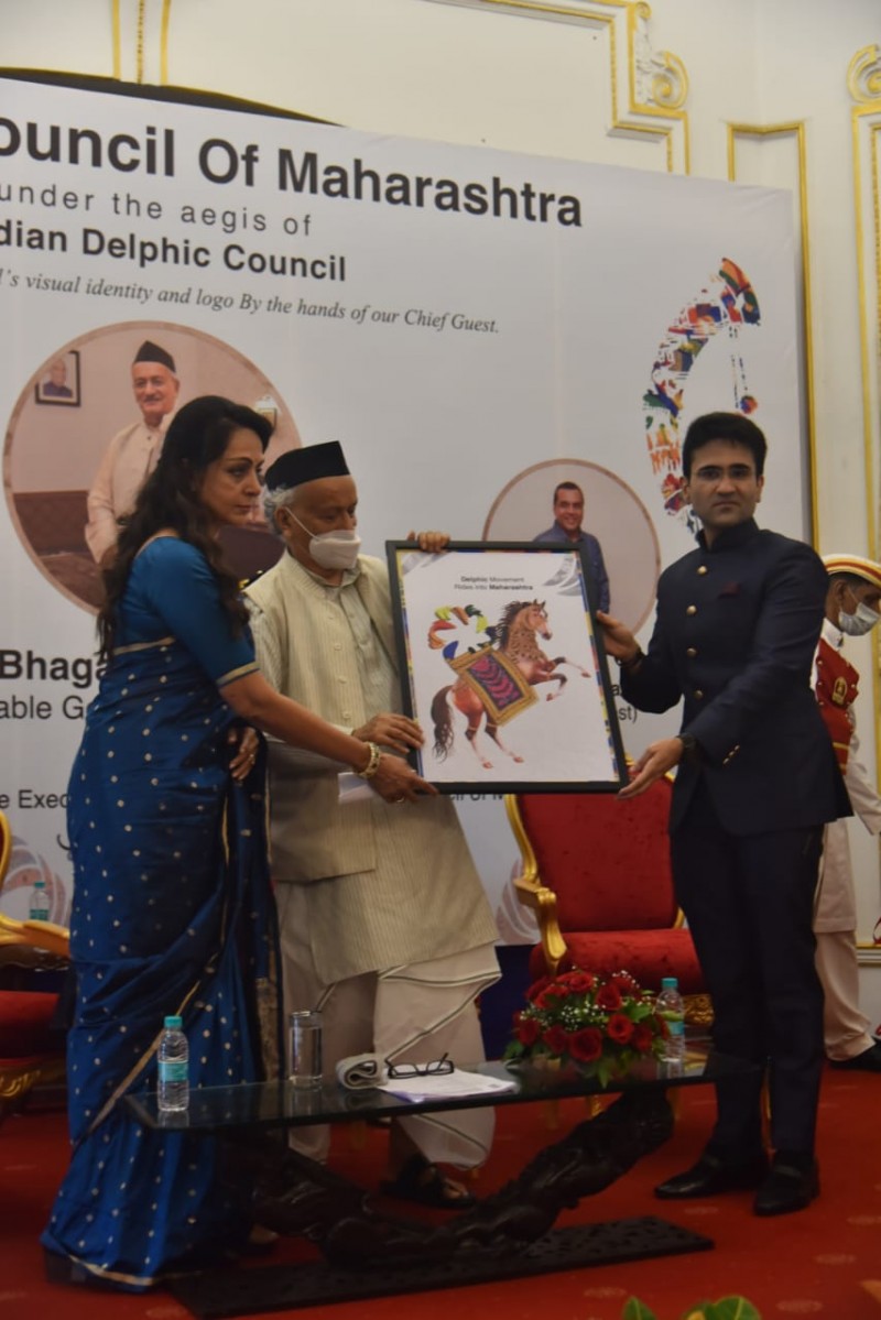 Hon'ble Governor Shri Bhagat Koshyari and Actress Hema Malini unveiled the logo of 'Delphic Council of Maharashtra'