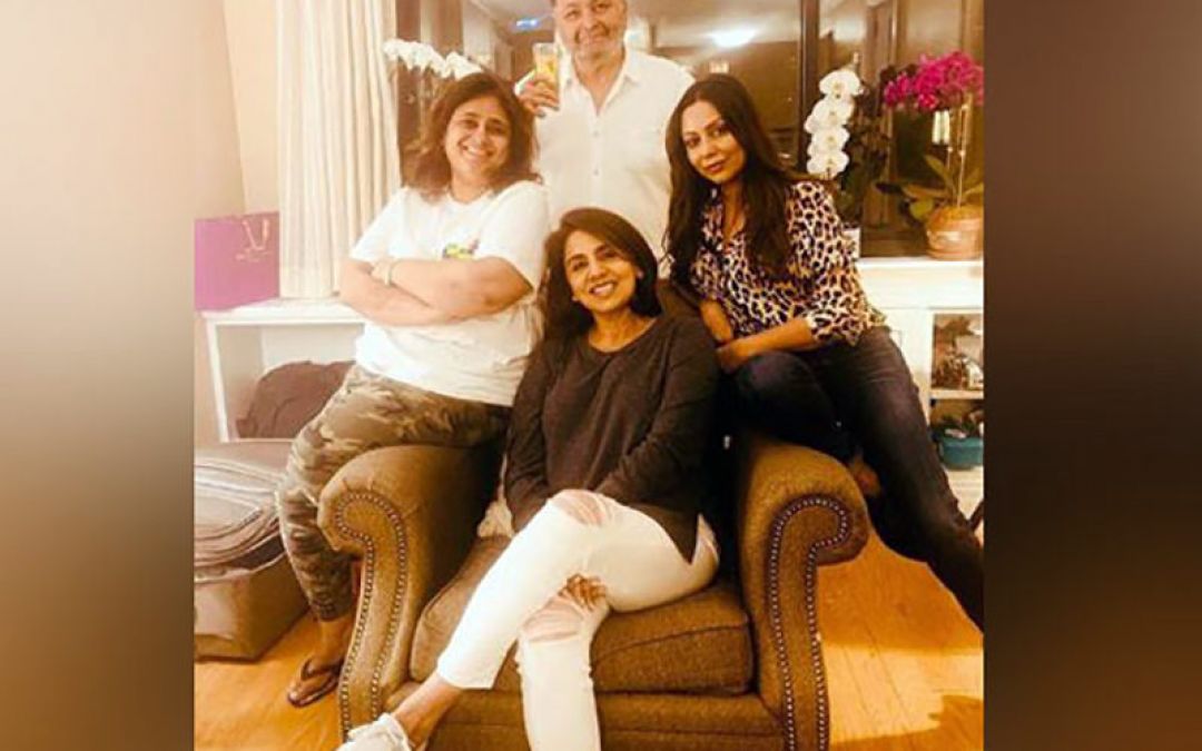 Gauri Khan went to meet Rishi Kapoor, Neetu shares photo!