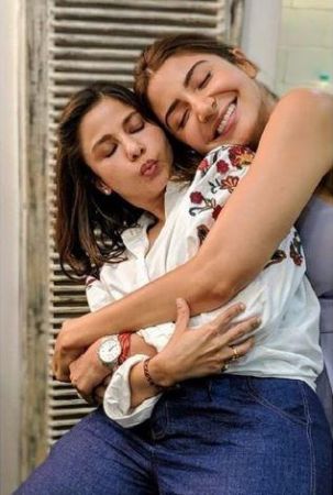 Anushka shares a BTS picture with best friend Ameira