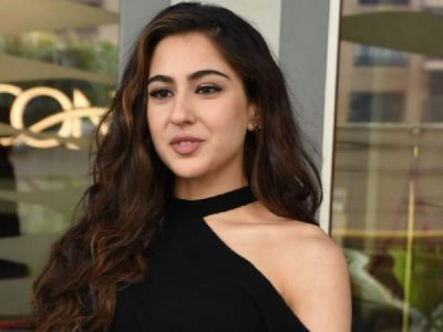 See pics :Sara Ali Khan looks hot in a black crop top pants at Simba's trailer launch