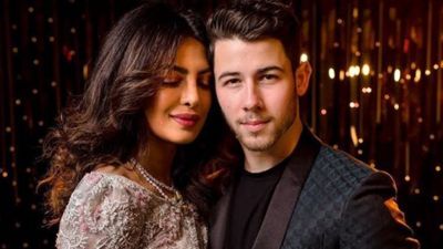 Priyanka Chopra and Nick Jonas look like a made for each othe in new wedding reception pic