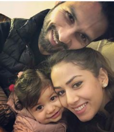 Its Selfie time for Shahid Kapoor and his Family, Fabulous Selfie take a look