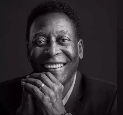 RIP Greatest Player: From Abhishek Bachchan to Vicky Kaushal, Bollywood celebrities pay tribute to PELE