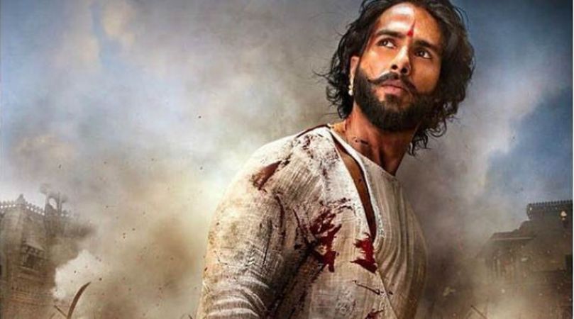 Shahid Kapoor sign off to Singapore for a special screening of Padmaavat