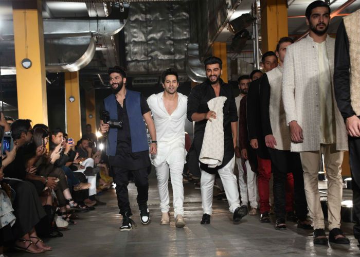 Lakme Fashion Week 2017: Varun and Arjun's bromance was magnetic