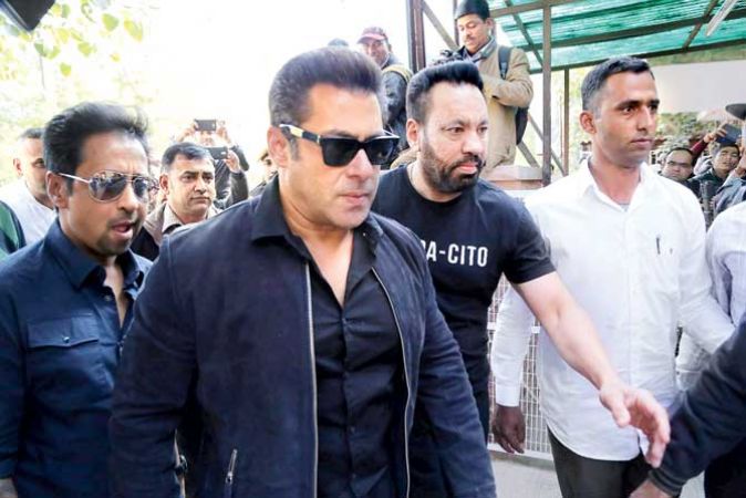 Salim Khan confirmed death threat: ”Salman Khan security is the first priority”