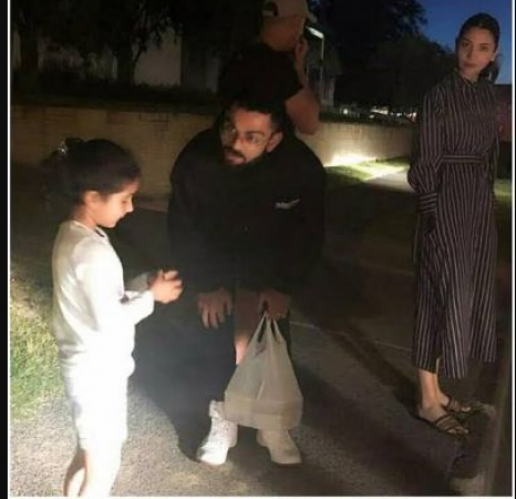 Virat Kohli and Anushka Sharma spotted  interacting with a cute little fan in New Zealand