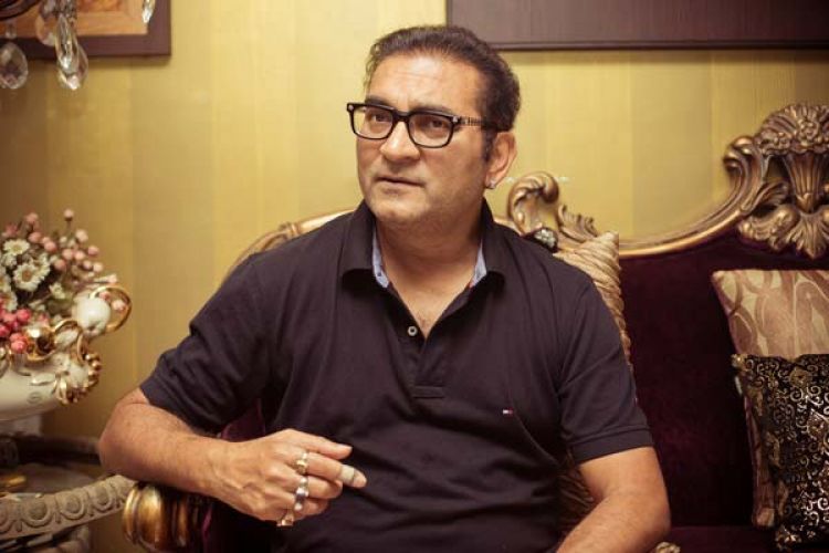 Singer Abhijeet supports the act of 'Karni Sena'