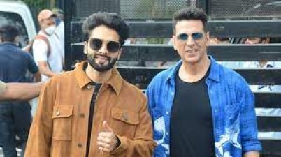 Akshay Kumar Comes to the Rescue of Pooja Entertainment's Unpaid Crew and Cast