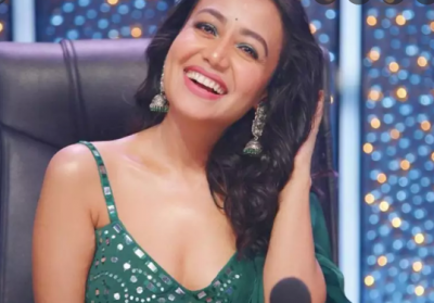 Neha Kakkar sobs listening to Maahi Ve in Superstar Singer 2