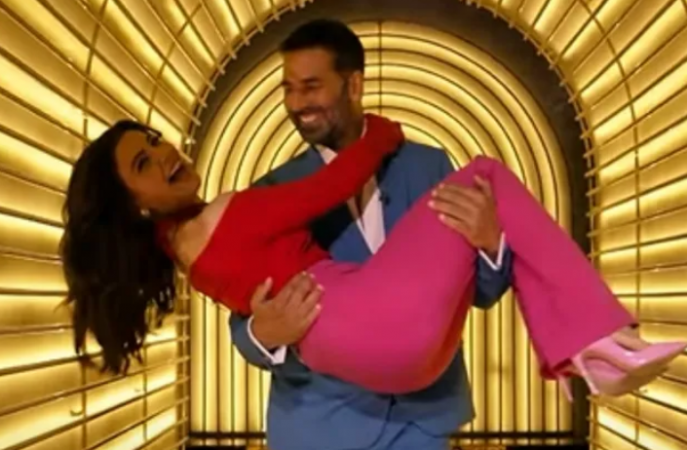 Akshay Kumar dances with Samantha on Oo Antava, Watch now