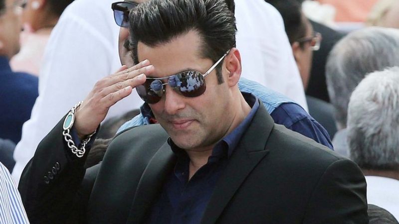 Salman Khan playing between fire rings for Bharat’s shoot, new look revealed