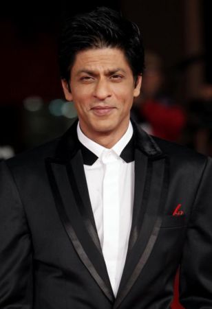 I am pathetic with relationships that I am comic, says Shahrukh Khan