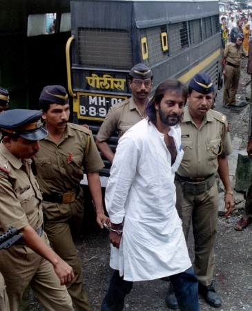 Sanjay Dutt's name was related to Mumbai blasts, used to get spoiled food in jail