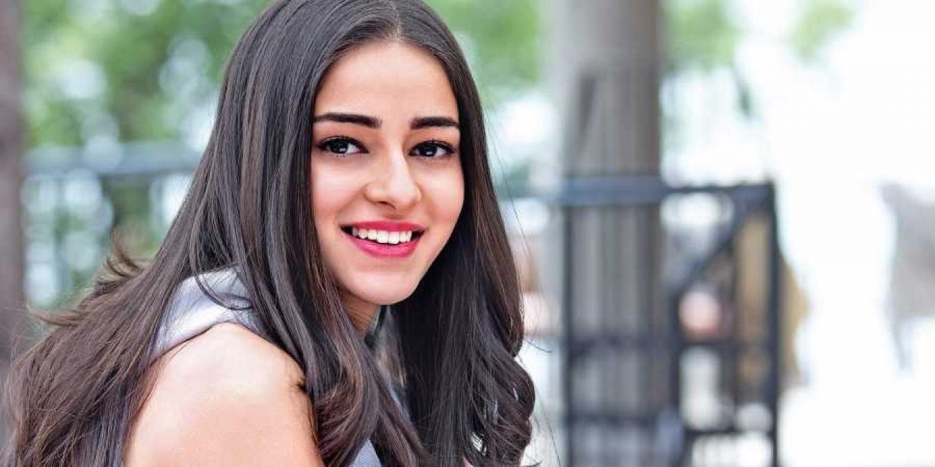 Ananya Pandey looks too hot in her recent dress!