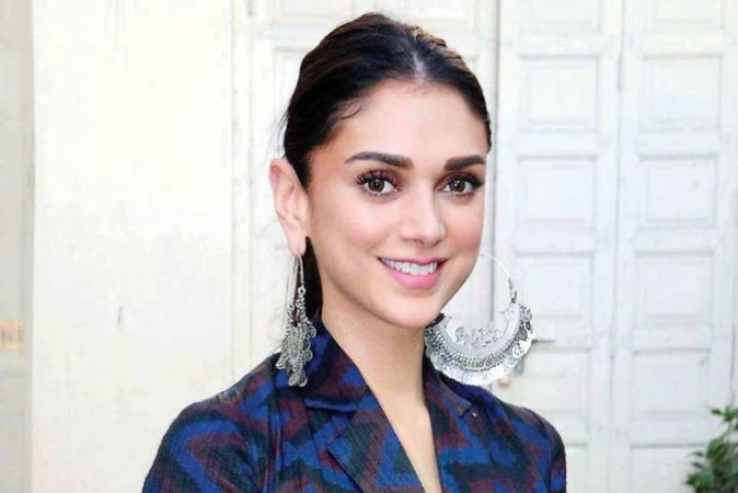 Actress Aditi Rao Hydari escapes the fatal accident while shooting for Bhoomi