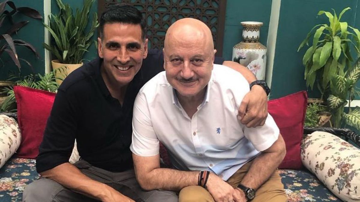 VIDEO: Anupam Kher takes a scooter Taxi in Thailand to meet this actor!