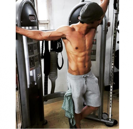 Too hot to handle! Sushant Singh  flaunts his chiseled abs