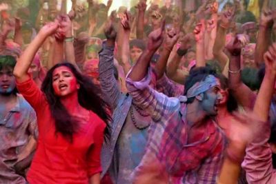 Top 10 Bollywood songs which you must play at your Holi Party!!