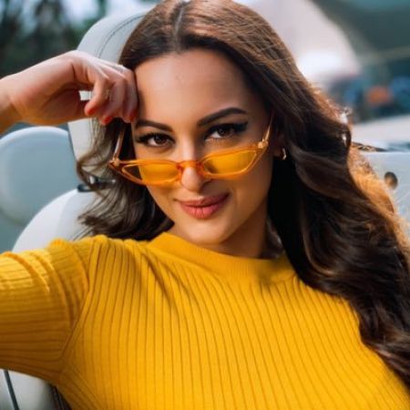 Sonakshi Sinha's look from  Kalank out: check out Pure, elegant look of the actors here