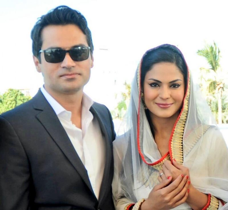 Bigg Boss fame Veena Malik ends up her marriage