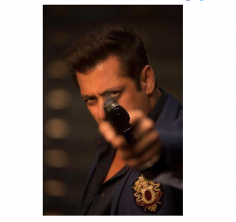 Salman Khan unveils the official logo of the film, check out the video