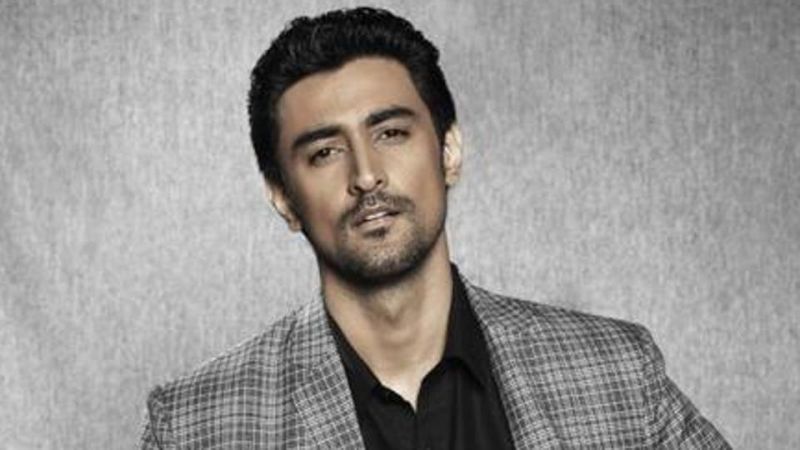 Kunal Kapoor is the new addition while Swara Bhaskar denied being part of Gold