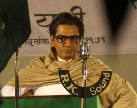 Pictures! Nawazuddin Siddiqui decked up in Bal Thackeray's avatar