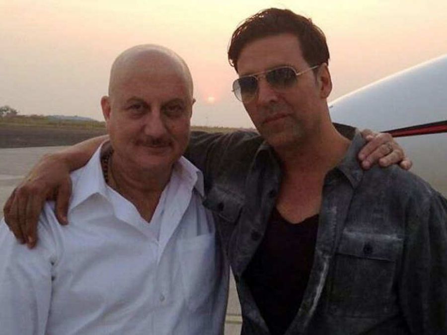 Akshay Kumar thanks Anupam Kher for his support at a difficult time