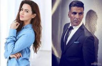 Sana Khan: Akshay is giving the best to the industry