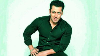 Salman Khan goes Shirtless at social media, here’s why