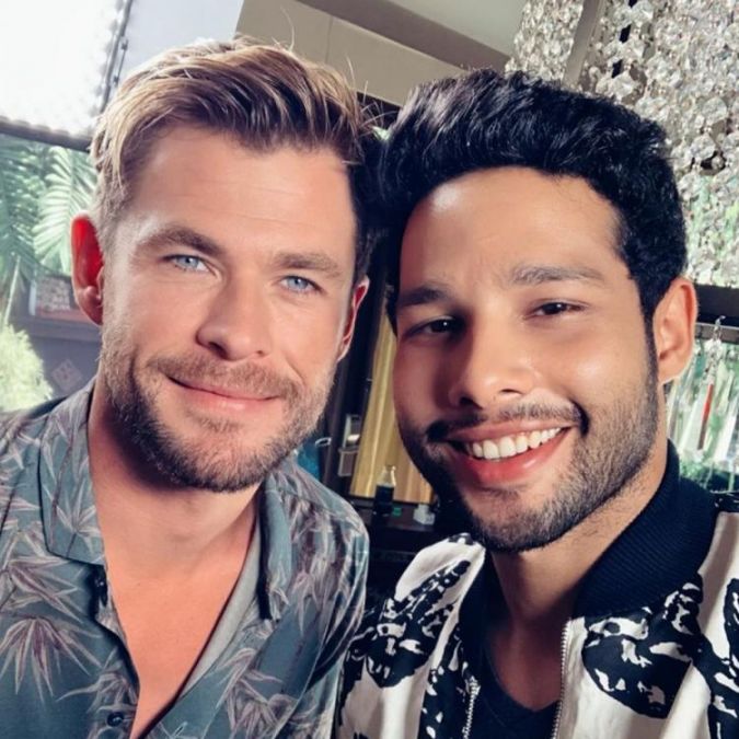 Siddhant Chaturvedi shares a cool selfie with Chris Hemsworth