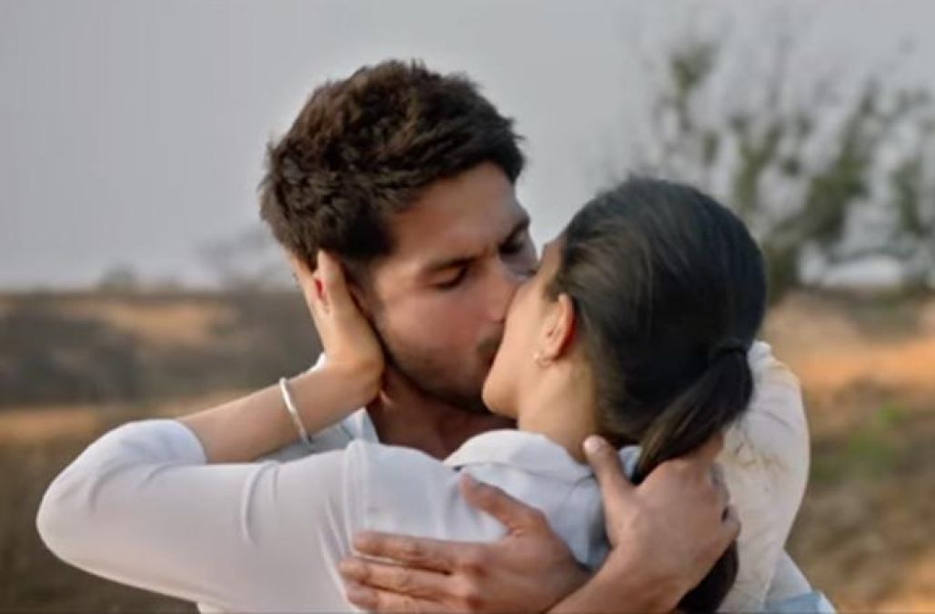 Kabir Singh: Tujhe Kitna Chahne Lagey Hum song released!