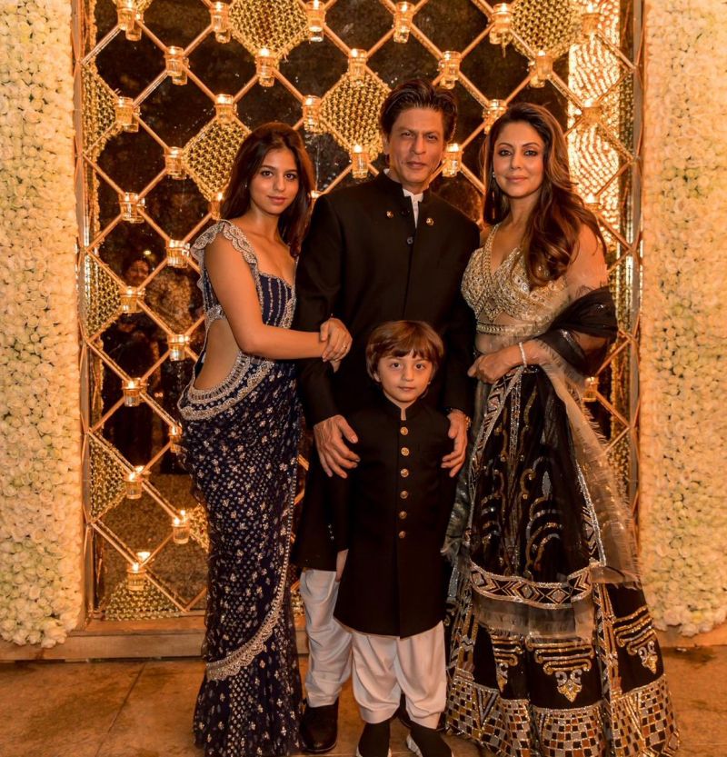 Shah Rukh Khan misses son Aryan when stricken a pose for a family photo with Gauri Khan, Suhana Khan & AbRam