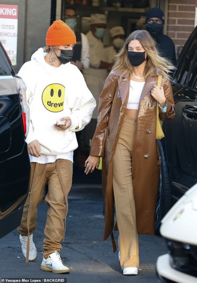 Hailey And Justin Bieber Style In Twinning With Each Other In Khaki