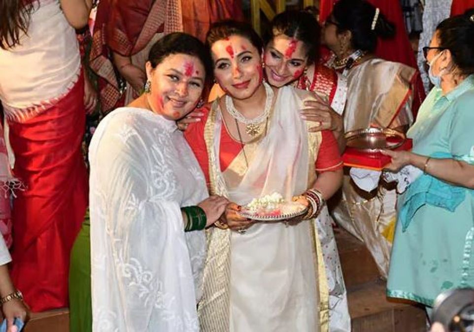 Rani Mukerji, Kajol and Tanisha plays Sindoor Khela during Durga Pooja