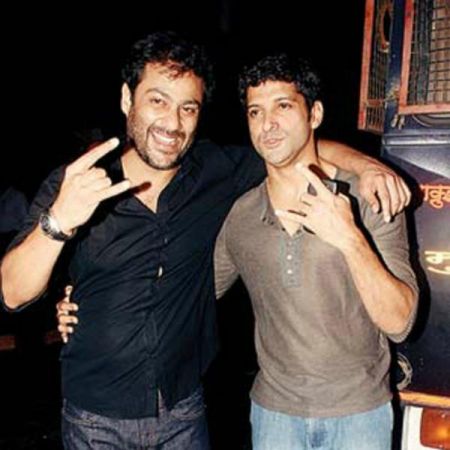 Farhan Akhtar approaches Rock On director Abhishek Kapoor for a project