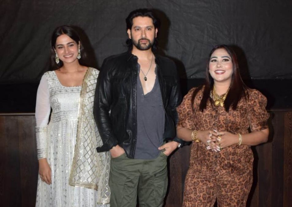 Aftab Shivdasani, Ayesha Khan & Singer Afsana Khan's music video 