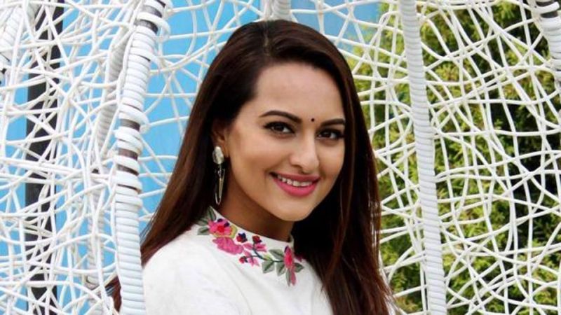 Sonakshi Sinha completes seven years in Entertainment Industry