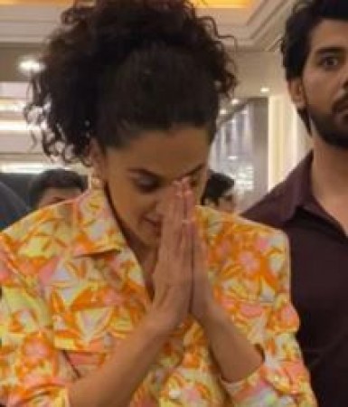 Watch Taapsee Pannu gets into argument with Reporter, Phir yeh Log Bolte hai actors ko Tameez Nahi…