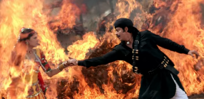 Om Shanti Om's Fire Scene and Mother India's Enduring Influence
