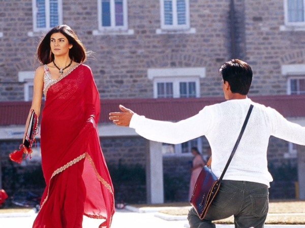 Sushmita Sen's Genuine Reaction to SRK's Saree Stunt