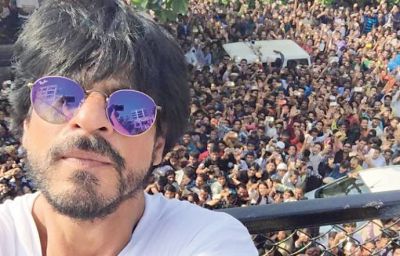 Shah Rukh Khan thanks  for his 28 million fan-following