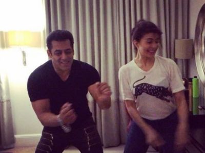 Salman Khan and Jacqueline Fernandez recreate 'Chalti Hai Kya 9 se 12'