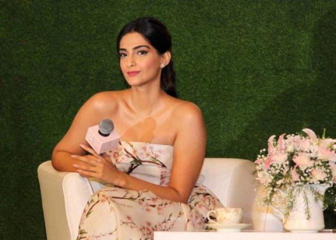 Sonam Kapoor looks stunning in Dolce Gabbana at her App Launch