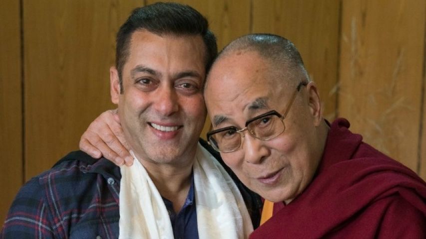 See the pictures;Salman Khan and Iulia Vantur went to meet the Dalai Lama!