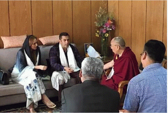 See the pictures;Salman Khan and Iulia Vantur went to meet the Dalai Lama!